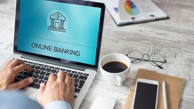 Advantages and Disadvantages Of Online Banking